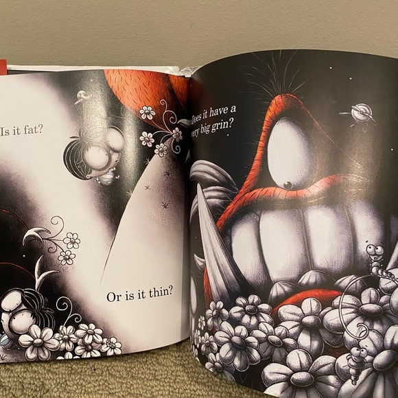 2 x Hardcover Books - Picture 10 of 12